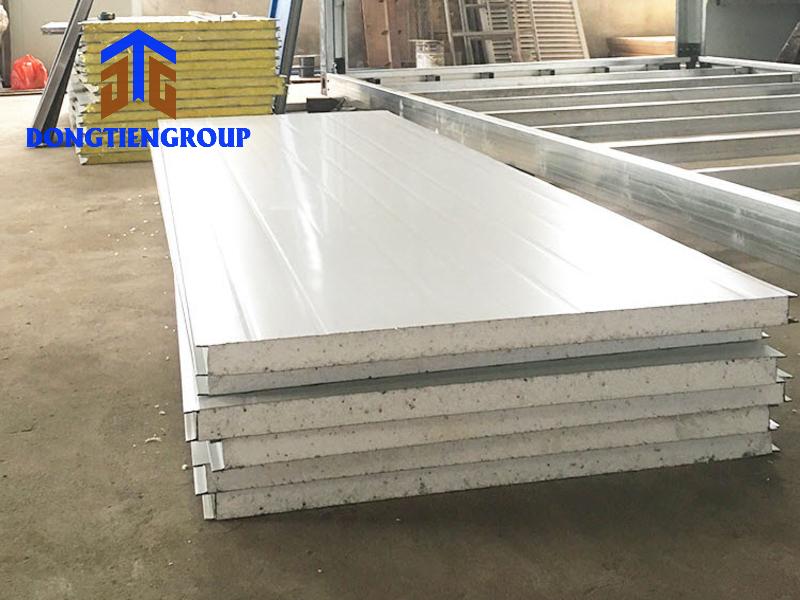 Tấm Nhựa Panel 4 Ưu, Nhược Điểm Tấm Panel