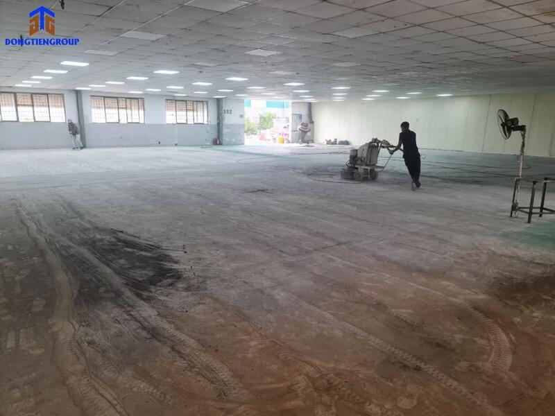 Sơn Epoxy Gốc Dầu 4 Tiến Hành Làm Sạch Bề Mặt Thi Công Sơn Epoxy Gốc Dầu