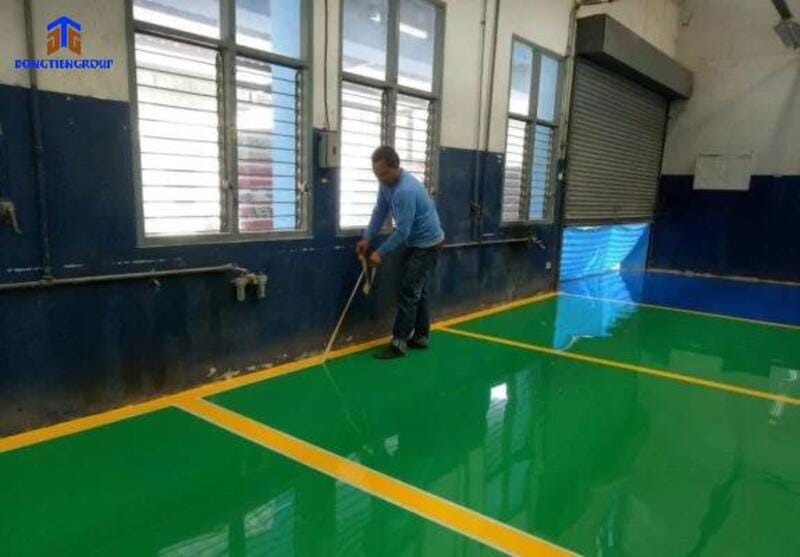 Sơn Epoxy Phản Quang 4 Hướng Dẫn Cách Sơn Sàn Epoxy Phản Quang Chi Tiết Chính Xác Tại Nhà Thầu Đông Tiến Group