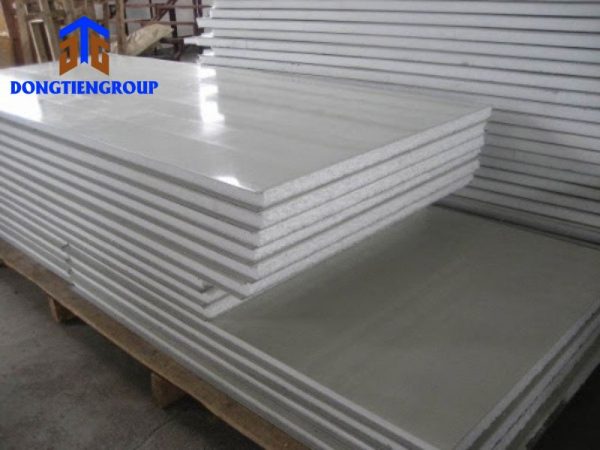 Lớp Tôn Mạ Hợp Kim – “Áo Giáp” Bảo Vệ Tấm Panel Cách Âm Bền Bỉ Với Thời Gian