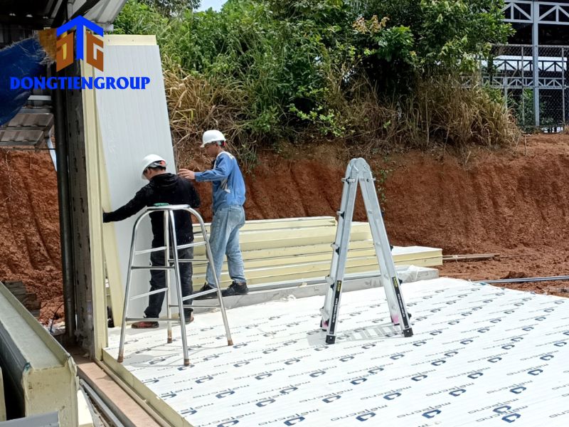 Thi Công Tấm Panel Eps 7 Lắp Đặt Hệ Thống Phòng Sạch Cho Công Ty Dược Phẩm Meditech