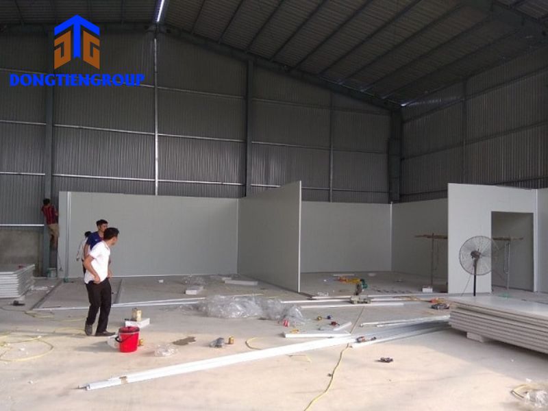 Thi Công Tấm Panel Vách Ngăn 2 05 Lợi Ích Vàng Khi Chọn Thi Công Vách Ngăn Panel Cho Công Trình Hiện Đại