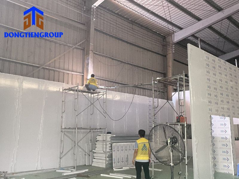 Thi Công Tấm Panel Vách Ngăn 3 Quy Trình Thi Công Tấm Panel Vách Ngăn Chuẩn Kỹ Thuật Tại Đông Tiến Group