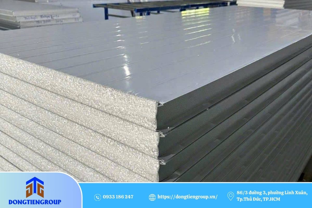 Vách Panel Nhà Xưởng 10 Xu hướng vách panel nhà xưởng: thay thế truyền thống, giải quyết hạn chế, phổ biến tại khu công nghiệp